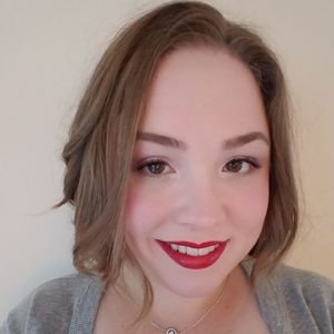 Meet your Posher, Casandra